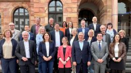 Neuer Magistrat in Wiesbaden tritt zu erster Sitzung zusammen