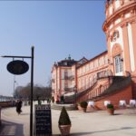 Satirischer Actionfilm von Paul Thomas Anderson im Schloss Biebrich