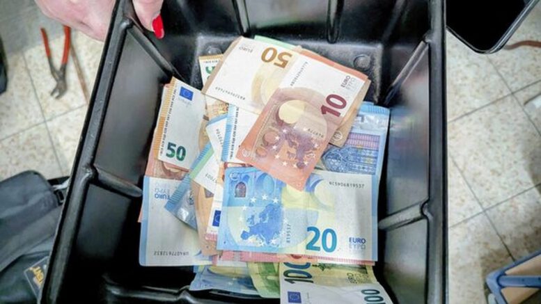 Wiesbaden beschlagnahmt rund 40 illegale Glücksspielautomaten und leitet Steuerprüfungen ein Wiesbaden beschlagnahmt rund 40 illegale Glücksspielautomaten und leitet Steuerprüfungen ein